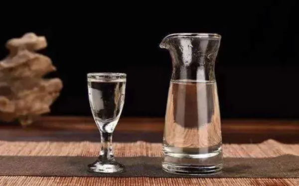 配资门户官方平台网站 白酒板块午盘微涨 贵州茅台上涨0.37%